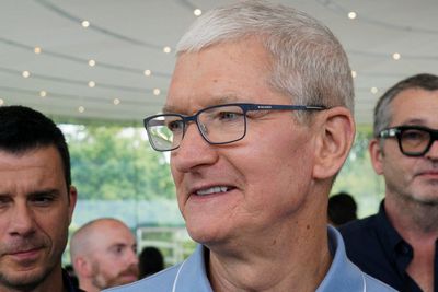 Tim Cook og Apple mener den nye EU-loven vil kunne svekke sikkerheten rundt brukernes personopplysninger. 