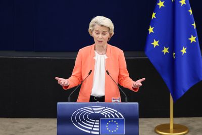 EU-kommisjonens president, Ursula von der Leyen, holdt tale i Europaparlamentet onsdag.