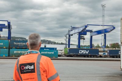 Godstogselskapene Onrail og Cargonet har lidd store økonomiske tap etter stengingen av Dovrebanen. Nå får de økonomisk kompensasjon av regjeringen.
