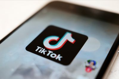 USA beveger seg mot et forbud av den populære appen Tiktok. Det kan påvirke millioner av amerikanere. 