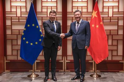 Denne uken møttes EU-kommisjonens visepresident Valdis Dombrovskis med Kinas minister for handel, Wang Wentao. EU er bekymret for relasjonene med Kina.