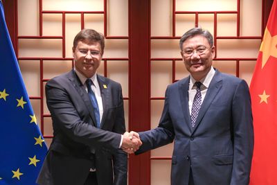 Denne uken møttes EU-kommisjonens visepresident Valdis Dombrovskis med Kinas minister for handel, Wang Wentao. EU er bekymret for relasjonene med Kina.
