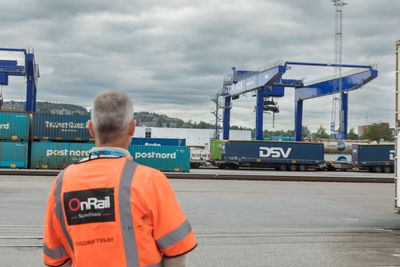 Det har rådet stor bekymring hos godstogselskapene Onrail og Cargonet etter stengingen av Dovrebanen. Fredag bevilget regjeringen penger til selskapene som kan søke om tilskudd for tap etter ekstremværet Hans.