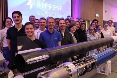 Studentene i Propulse NTNU skal sende opp raketten Bifrost fra Portugal neste måned. 