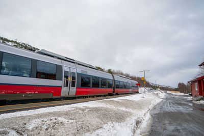 Dersom det skal bygges jernbane videre fra Fauske og nordover til Tromsø vil mer enn 60 prosent av banen måtte legges i tunnel. 