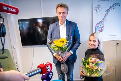 Måtte gå: Ola Borten Moe takket for seg 4. august, mens partifelle Sandra Borch overtok statsrådsstolen. Hun fikk også æren av å åpne Norsk nukleært forskningssenter kort tid etter.