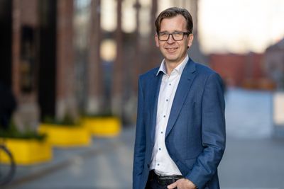 Joachim Tuft, enterprise technologist i Amazon Web Services, skriver at såkalte «Cloud Center of Excellence»-er er kraftige verktøy for å overvinne vanlige utfordringer knyttet til skymigrasjon.