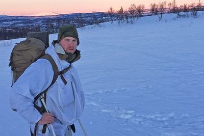 Eirik Lundby på jobb i Forsvaret før han ble skadet.