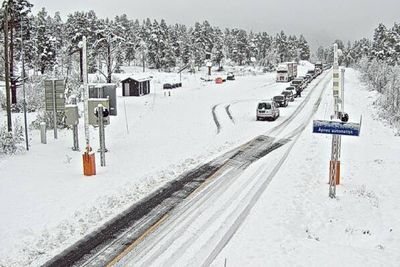 Fra forholdene sist helg på rv 15 ved Billingen. Foto: Statens vegvesen / NTB