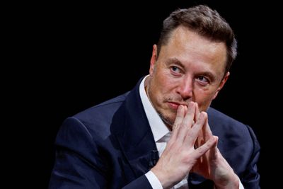 EU mener at det sosiale nettverket X, tidligere kjent som Twitter, er den største kilden til falske nyheter. EU oppfordrer eier Elon Musk til aktivt å bekjempe desinformasjon, men også under den ferske krigen mellom Hamas og Israel sprer X mye desinformasjon, ifølge eksperter som følger sosiale medier.