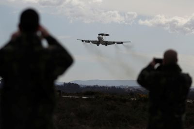 Nato Awacs-fly er blant verktøyene Nato tar ut av verktøykassa for å sikre infrastrukturen i Østersjøen.