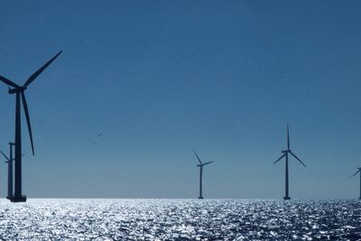 EU trenger mer av dette for å nå fornybarmålene – her fra en havvindpark nær Nysted i Danmark.