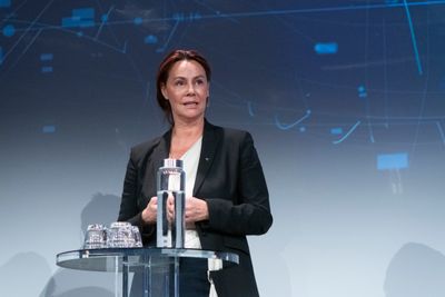 Administrerende direktør Birgitte Engebretsen i Telenor Norge, her på scenen under konferansen Attack 2023 i Oslo i fjor.