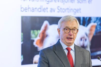 Riksrevisor Karl Eirik Schjøtt-Pedersen. Bildet er tatt under en presentasjon i oktober 2023.
