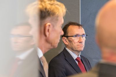 Espen Barth Eide tar Enova og administrerende direktør Nils Kristian Nakstad i forsvar i et fire sider langt svar til Riksrevisjonens funn. 