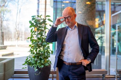 NHO-direktør Ole Erik Almlid er bekymret for byggenæringen og ber regjeringen ta grep for å få opp aktiviteten i byggebransjen.