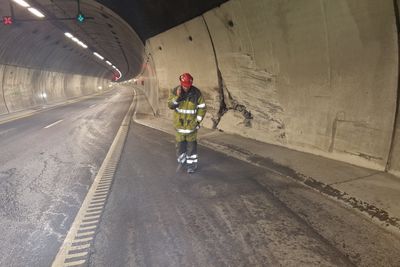 Bilde av skaden som skal repareres i sydgående løp, der to veggelementer skal skiftes ut.