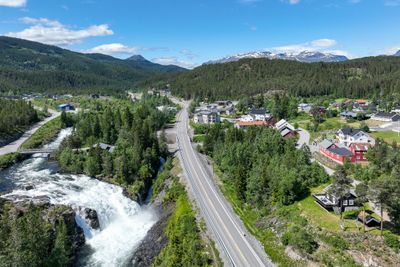 Valdres på sitt beste, og nå også med ny vei. E16 ved Ryfoss i juni 2023