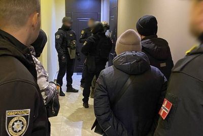 Norsk politi var med da en multinasjonal politiaksjon i Ukraina førte til flere pågripelser av ansvarlige for Hydro-angrepet og 1800 andre løsepengeangrep.