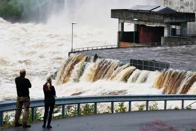 Kraftstasjonen på Braskereidfoss ble fullstendig oversvømt da flomlukene sviktet under ekstremværet.