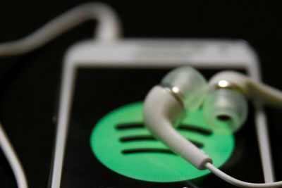 Strømmetjenesten Spotify går dårligere. Ansatte i alle deler av selskapet kommer til å bli rammet av nedbemanningen.