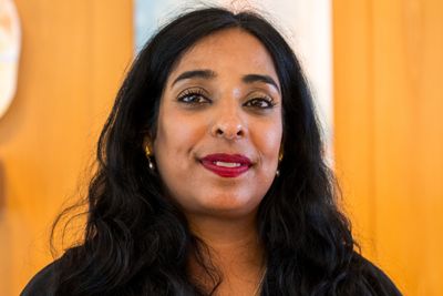 – Vi trenger mer kunnskap om hvordan opphavsrettslig beskyttet materiale brukes i trening av norske språkmodeller, sier kultur- og likestillingsminister Lubna Jaffery.