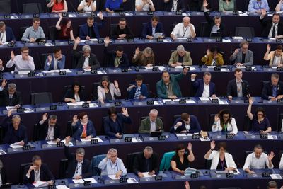 EU-parlamentet i Strasbourg vedtar nye retningslinjer som skal regulere bruken av kunstig intelligens.