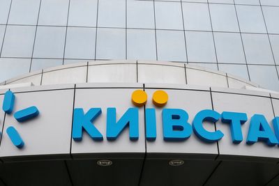 Kyivstar jobber fremdeles på spreng med å få opp nettet sitt etter dataangrepet mot selskapet tirsdag.