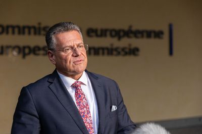 Visepresident i EU-kommisjonen Maroš Šefčovič er ansvarlig for det grønne skiftet. Han kan konstatere at medlemslandene må trappe opp innsatsen om klimamålene skal nåes.