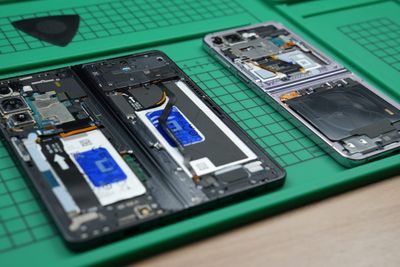 Nå får også norske Samsung-eiere reparere mobiltelefonene sine selv.