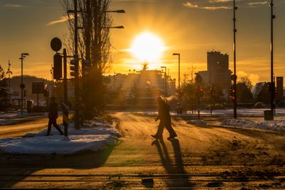 Det kommer til å bli iskaldt neste uke – og da er det greit å ta noen forholdsregler om du skal ut av huset. Her fra Oslo sentrum en desemberdag.