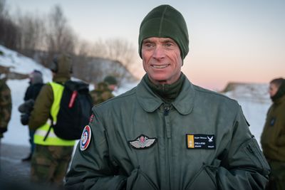 Generalmajor Rolf Folland, sjef for Luftforsvaret, deltok på et pressetreff i Bodø i forbindelse med klargjøring av to F-16 som snart skal til Danmark.