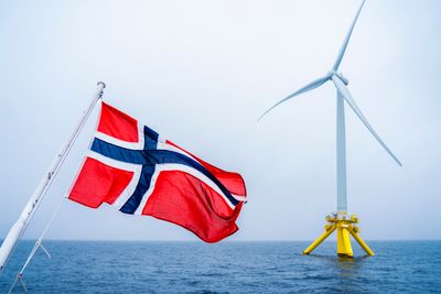 Norge skal omstille energibransjen til å bli fornybar i takt med det grønne skifte, men fornybarinvesteringene i fjor var de laveste siden 2010.