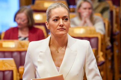 Justisminister Emilie Enger Mehl (Sp) redegjør for NSM-saken i Stortinget. 