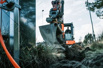 Nasjonal kommunikasjonsmyndighet har spurt bransjen om hvor mange bredbåndsprosjekter de planlegger, og har funnet at det nå kun er 44.500 husstander eller virksomheter som ikke er omfattet av noen utbyggingsplaner. 