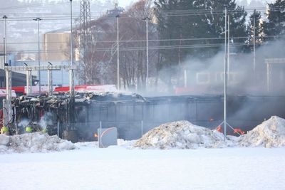 Sarpsborg 20240122. 
Det brenner i flere gassbusser i Sarpsborg.
Foto: Politiet / NTB