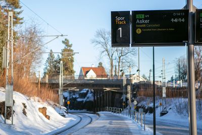 Linje L1, mellom Spikkestad og Lillestrøm, har hatt store problemer med innstillinger hele denne våren.