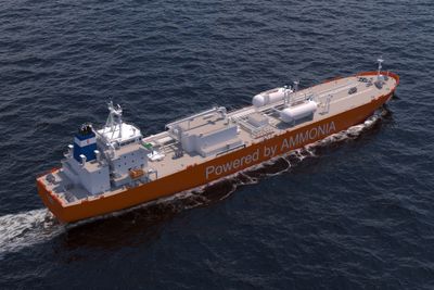 Belgiske Exmar har to mellomstore gasskip (46.000 m3) for transport av ammoniakk under bygging i Sør-Korea. De vil også bli de første med ammoniakkmotorer. WinGd leverer X-DF-A-motorene mens Wärtsilä Gas Solutions leverer drivstoffsystemene.