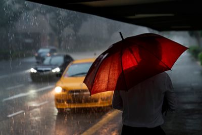 Bildet viser ekstremregn i Singapore. 