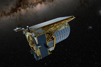Illustrasjonen viser Euclid i universet og er laget av ATG på oppdrag fra Esa. Nå sitter forskere klare til å undersøke data fra satellitten.