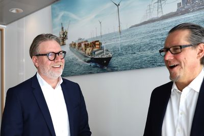 Finansdirektør Kjetil Ebbesberg og konsernsjef Remi Eriksen er fornøyd med vekst or resultat for DNV i 2023. Det blir bonus på alle ansatte i år også.