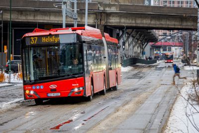 Snart kan flere av Oslo-bussene stå parkert, om ikke hovedstadspolitikerne løser bussfloken.