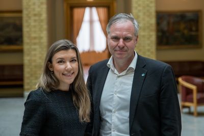 Anna Molberg (H) og Alfred Bjørlo (V) har begge engasjert seg i hvordan nye innleieregler treffer selvstendige IT-konsulenter. Nå ber de Stortinget om hjelp.