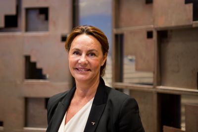 Telenor Norge-sjef Birgitte Engebretsen forteller at de norske mobilkundene deres blir færre, men mer lønnsomme.