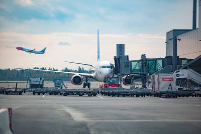 Et fiberbrudd og andre samtidige hendelser stengte flytrafikken over Nord-Norge fredag 26. april.