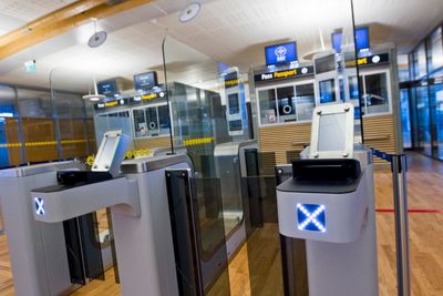 I 2012 sto den nye automatiske passkontrollen klar til bruk på Gardermoen utenfor Oslo. Siden den gang har kriminelle funnet nye måter å lure kontrollen.