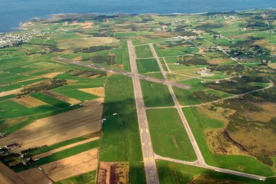 Den gamle NATO-flyplassen i Farsund er regulert til næringsformål, men nå har Lista Renewable Energy Park mistet tilgangen til kraftnettet. 
