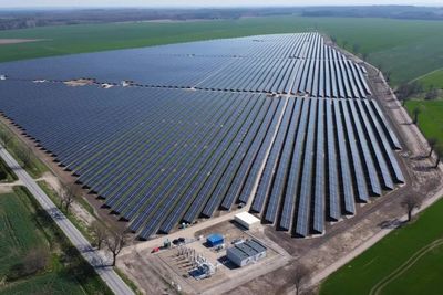 Solenergianlegget Stępień i Polen på 58 MW drives av Wento, et heleid datterselskap av Equinor. Kronikkforfatterne peker på hva som kreves for at solkraftanlegg skal bli mer attraktive og naturvennlige enn vindkraft på land.