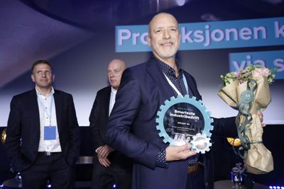 Arild Håkonsen, leder for teknologi og bærekraft i Hycast, mottok prisen på Norsk Industris årskonferanse tirsdag ettermiddag.