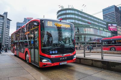 Busskrisen hos Unibuss kan være løst. Mandag ettermiddag har byrådet kalt inn til pressekonferanse.
Foto: Beate Oma Dahle / NTB